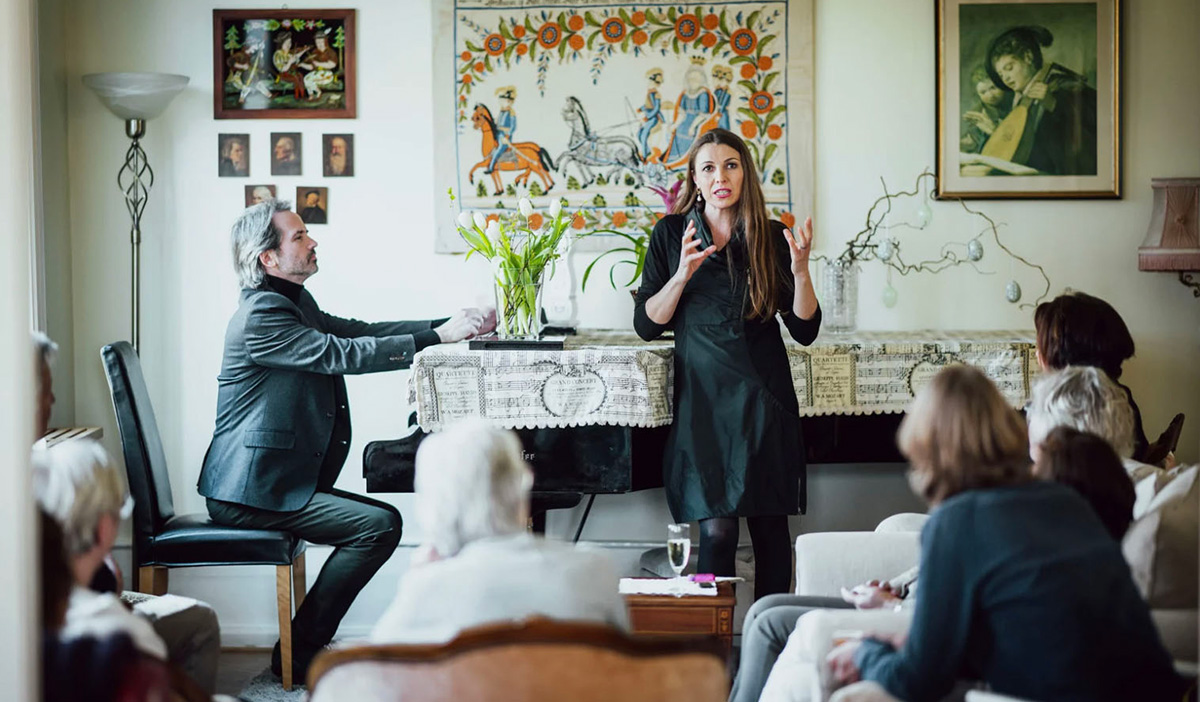 Private and intimate piano concert at the Karlskrona residence of world-class piano artist Peter Jablonski. A GO Nordic excursion